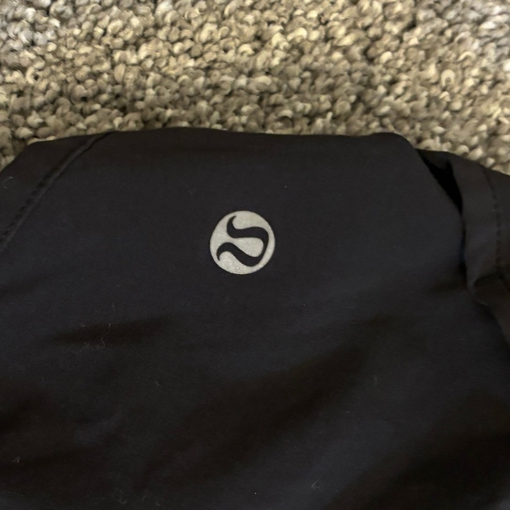Lululemon - Picture 4 of 9